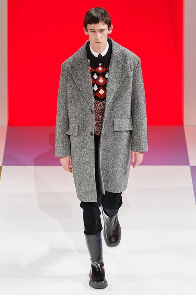 Look 19
